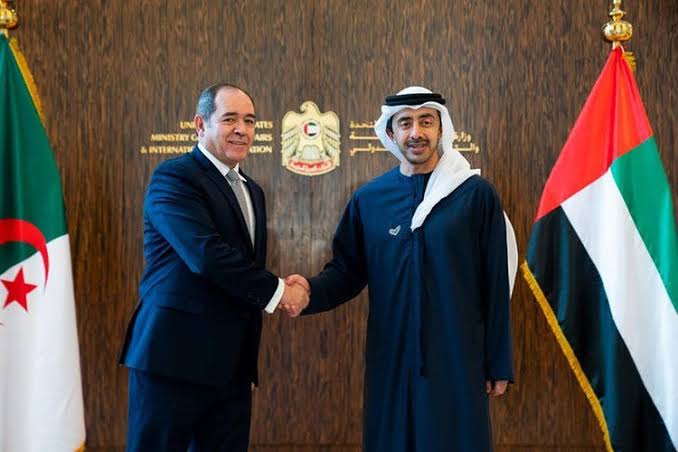 A Alger, le ministre des Affaires étrangères émirati annonce 10 milliards de dollars d’investissements