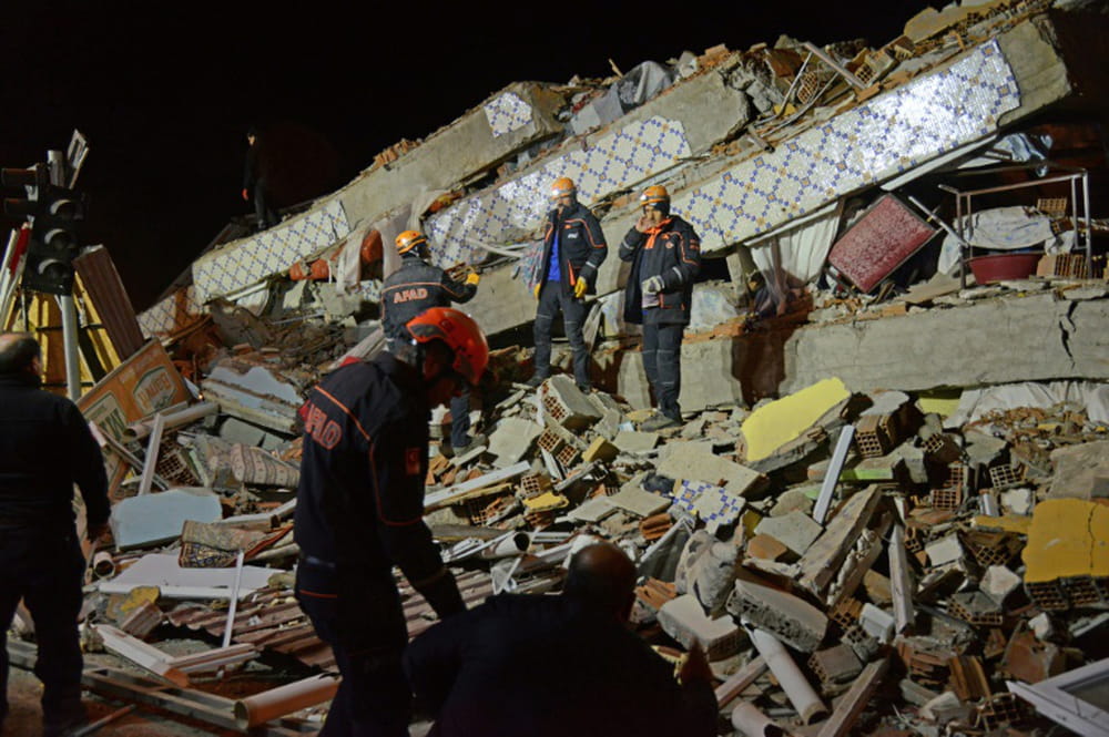 Turquie: au moins 21 morts dans un puissant séisme