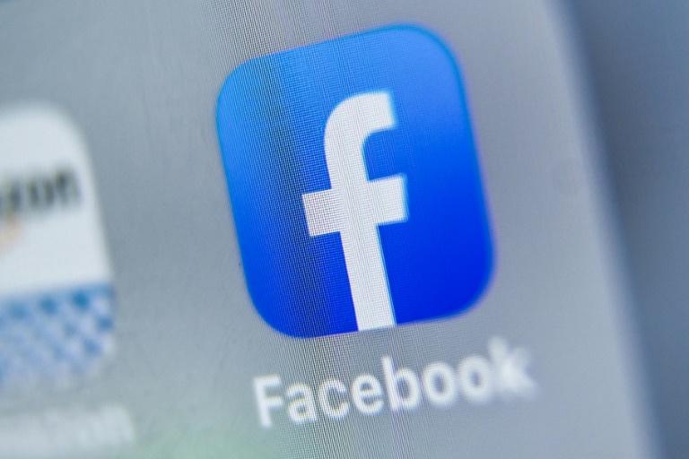 Les ministères algériens certifient leurs comptes Facebook