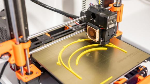 Des « bricoleurs » aux start-up, l’impression 3D face au coronavirus