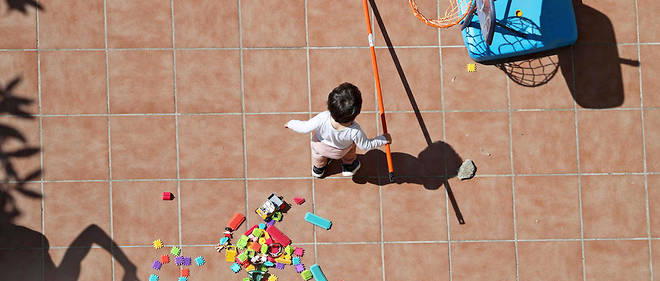 Coronavirus: bouffée d&rsquo;air pour les petits Espagnols, mais la barre de 200.000 morts franchie