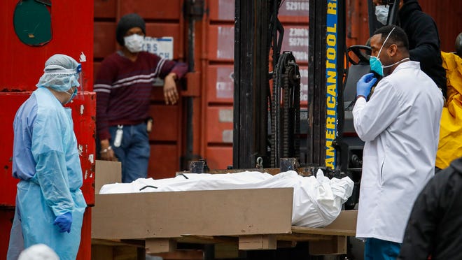 Virus: les Américains face à « l&rsquo;horrible », la Reine s&rsquo;adresse aux Britanniques