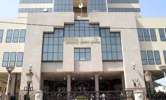 Lun des avocats des Kouninef positif à la Covid-19 : le procès reporté au 23 décembre