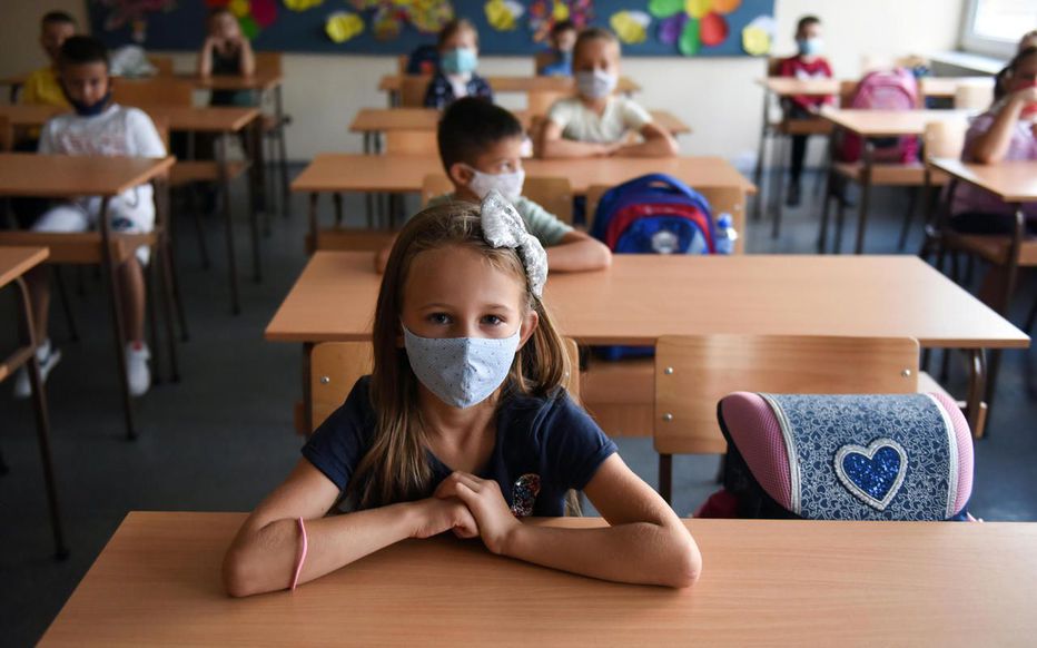 حكيم بورنان يقترح غلق كل مؤسسة تربوية يثبت فيها إصابة أكثر من ثلاث أشخاص