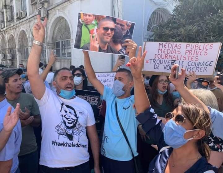 محكمة سيدي امحمد : البراءة  لعدد من النشطاء في الحراك