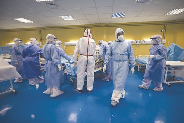 Covid-19: 10.817 contaminations et 141 décès enregistrés parmi le personnel de santé