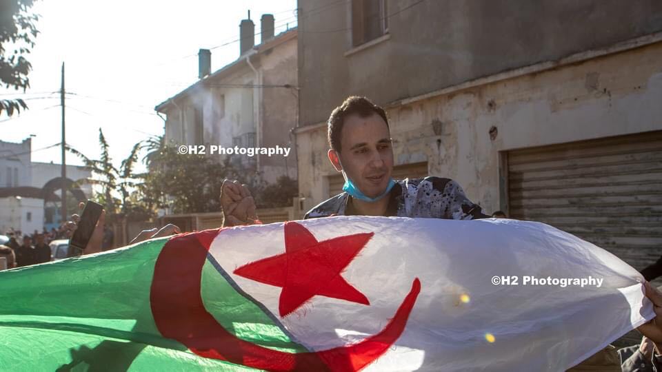 Scandaleux : des médias inquisiteurs « condamnent » Walid Nekiche au nom de la « loi des services de sécurité « 