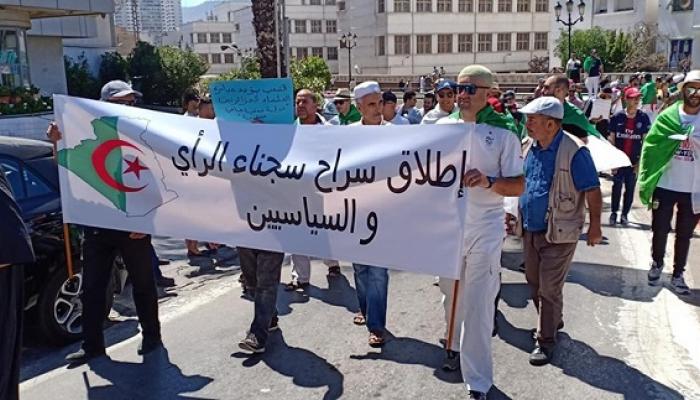 عائلات تنتظر لليوم الثالث: أزيد من 20 معتقل رأي لازالوا في السجون وصمت « غير مفهوم » من الجهات الرسمية