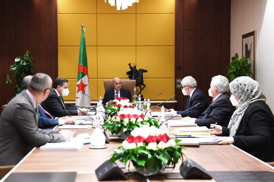 Loi électorale : Tebboune reçoit le « comité Laraba » (Vidéo)