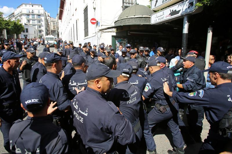 Arrestation d’une manifestante âgée de 84 ans à Sétif