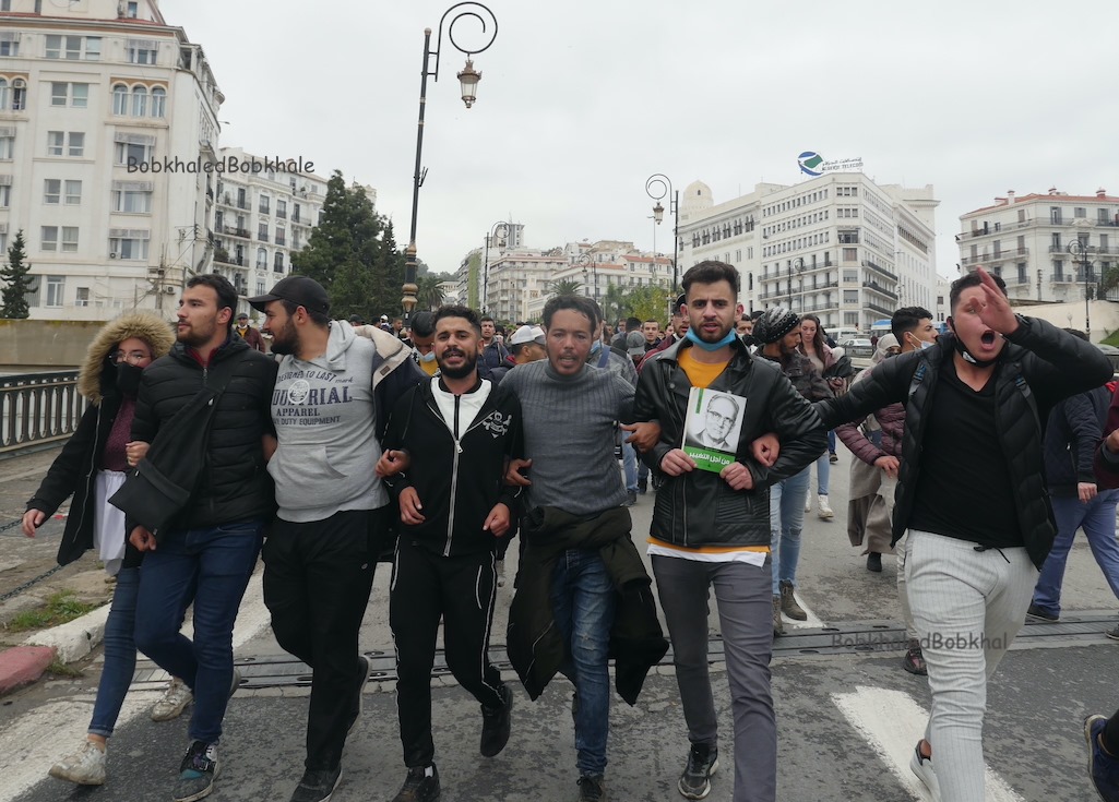 عشية الثلاثاء 107: الحراك الطلابي يرفض « التخوين » ويدعو إلى التمسّك بسلمية القول والفعل
