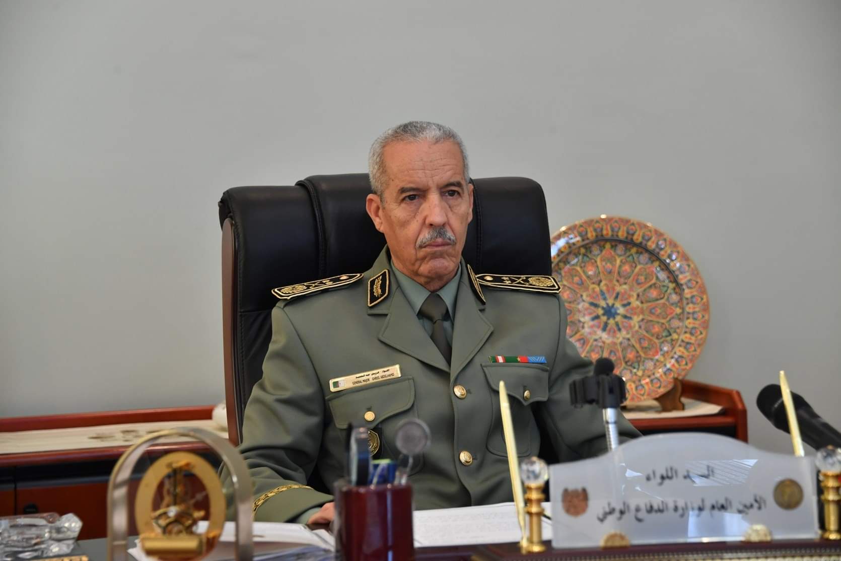 الأمين العام السابق لوزارة الدفاع « غريس » ممنوع من مغادرة التراب الوطني