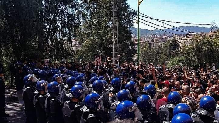 Hirak : les étudiants résistent et s’imposent dans plusieurs wilayas