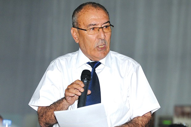Propos d’Ait Hamouda sur l’émir Abdelkader : la polémique enfle