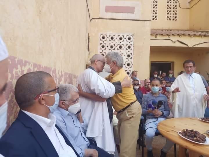 Des notables de Larbaa Nath Irathen chez la famille de « Jimmy »