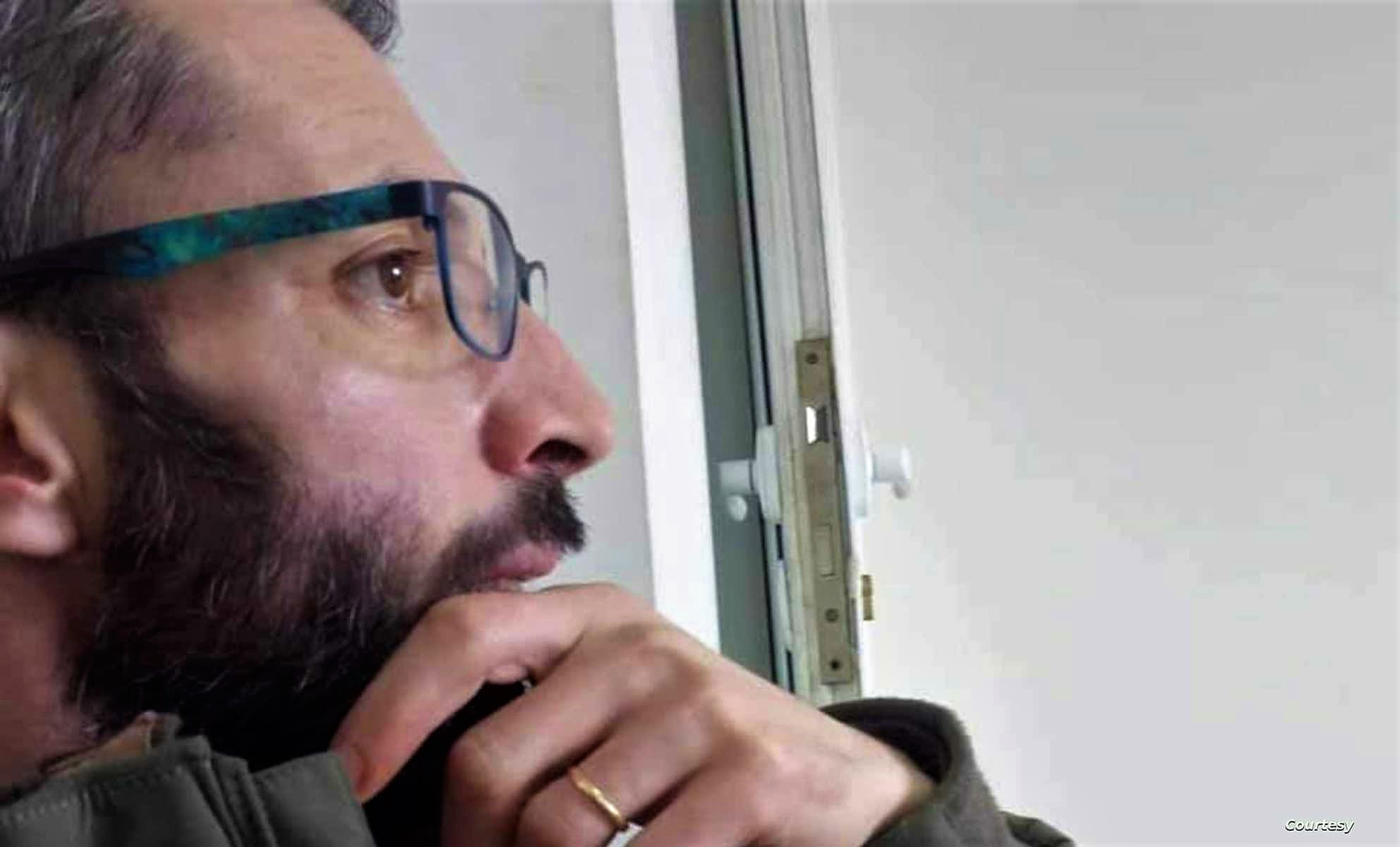 تقديم الصحفي محمد مولوج أمام محكمة سيدي أمحمد رفقة 8 موقوفين