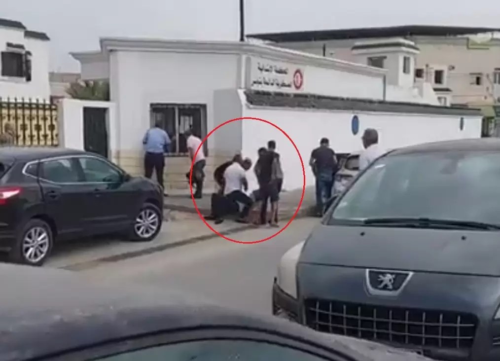 تونس: « اختطاف » رئيس كتلة حزب سياسي أمام محكمة عسكرية