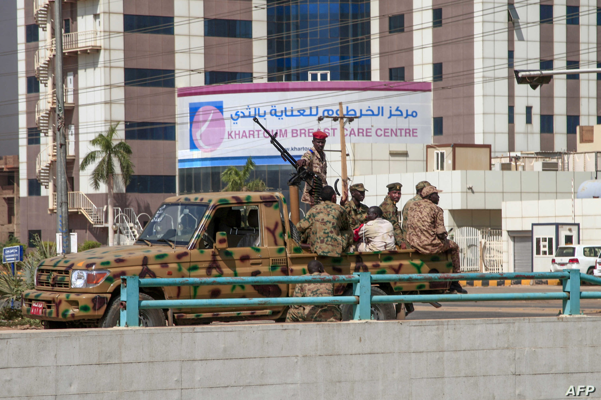 السودان.. البُرهان يُعين 5 جنرالات سفراء في دول الجوار