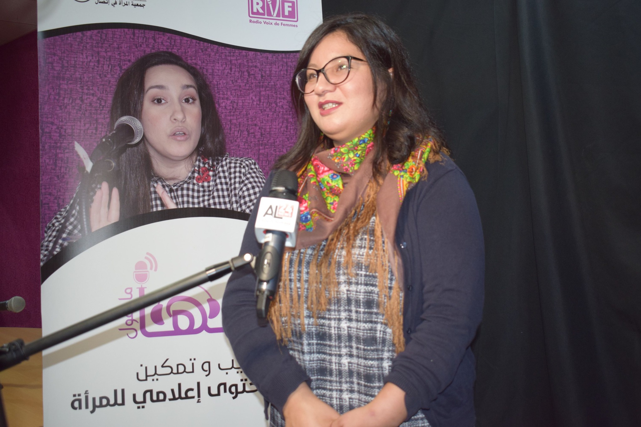 المناضلة أمال حجاج: « يجب أن يتحوّل الإعلام من مُروّج إلى حليف لمناهضة العنف ضدّ النساء »