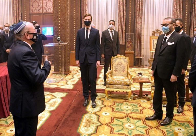 مغاربة يقاضون إسرائيلي، صديق ملك المغرب بتهم قتل 04 طفلات مغربيات