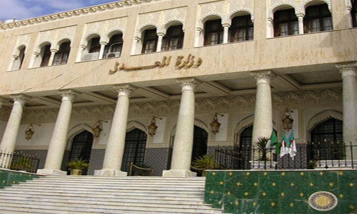 وزير العدل وأصحاب الجبة السوداء يناقشون اجراء المثول الفوري والقضاء الجماعي