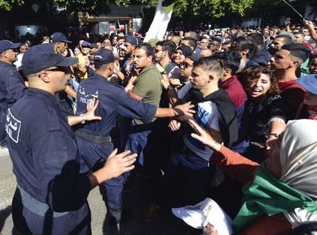 محاكمة صحافيان، كتبا عن « خطة أمنية لتعّقب نشطاء الحراك والإنتقال الديمقراطي « 