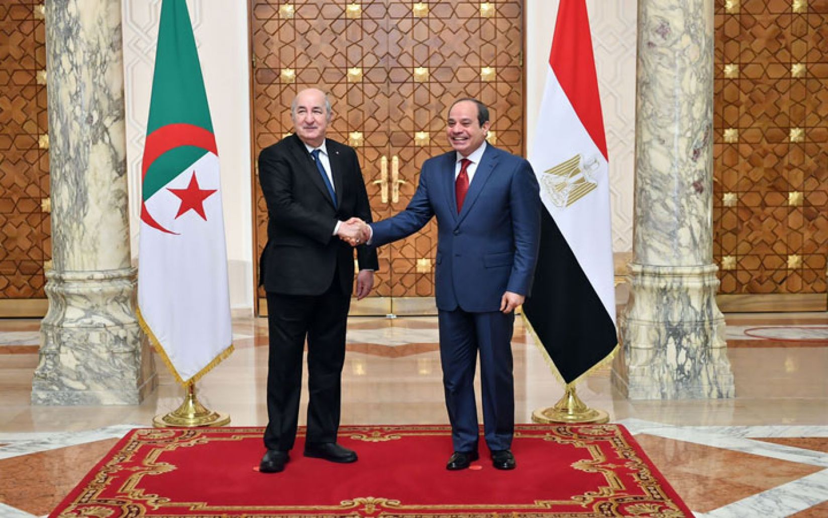 علامات استفهامٍ حول تصريحات السفير المصري لدى المغرب المتزامنة مع لقاء تبون بـ السيسي