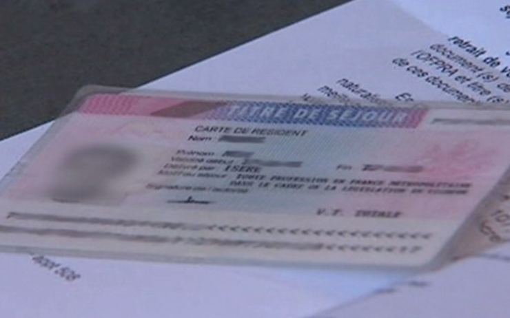 France : le nombre de résidents permanents algériens en légère hausse
