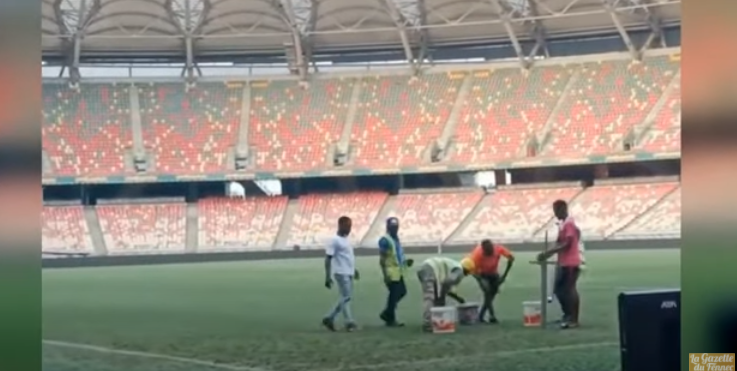 CAN 2021 : travaux de réparation de la pelouse du stade de Douala (vidéo)