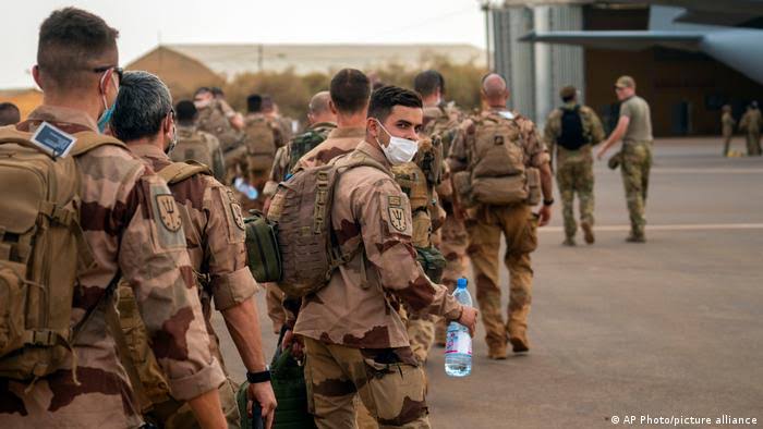 في بيان مشترك أدان الحكومة الانتقالية: كندا وأوروبا يعلنان انسحاب قوات « طاكوبا » من مالي