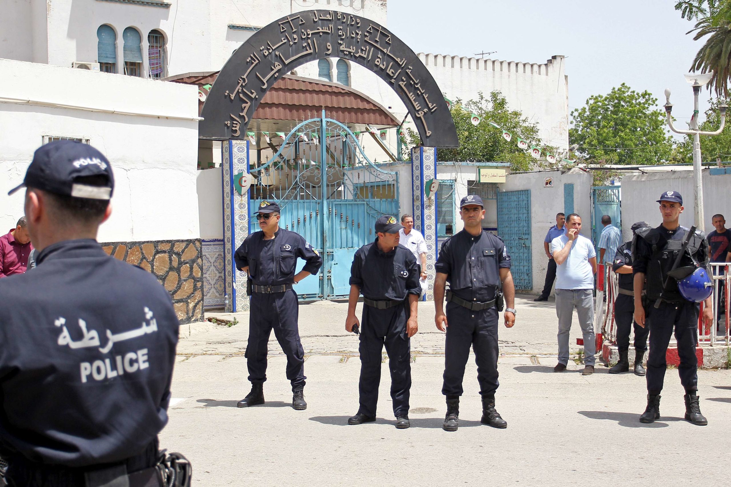 المرصد الأورومتوسطي لحقوق الإنسان: الإجراءات المتخذة في حق السجناء المضربين غير قانونية