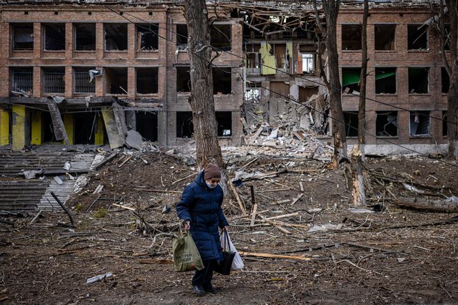 Guerre en Ukraine : violents bombardements au centre de Kharkiv, deuxième ville du pays (vidéo)