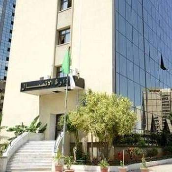 وزارة الاتصال تحذر وسائل الإعلام من « السقوط في فخ الأخبار الكاذبة »