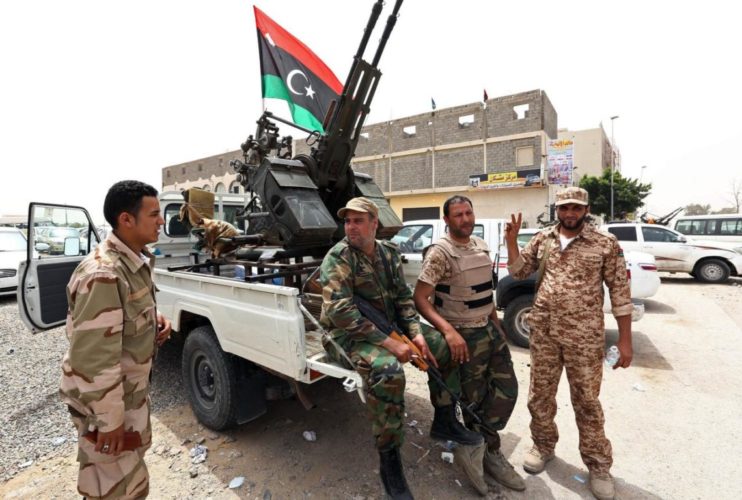 قتل  وجرحى في اشتباكات مسلحة بليبيا بين أنصار الدبيبة وفتحي باشاغا 
