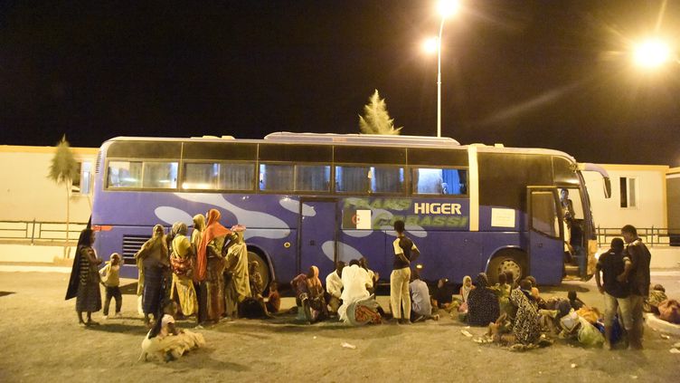هجرة سرية: الجزائر تنقل 800 مهاجرا إلى حدودها مع النيجر