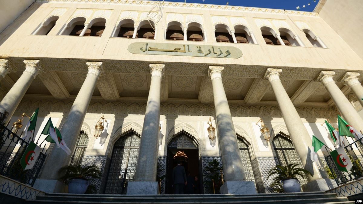 في ظرف خمسة أيام: حبس 56 شخصًا بتهمة المضاربة « غير المشروعة »