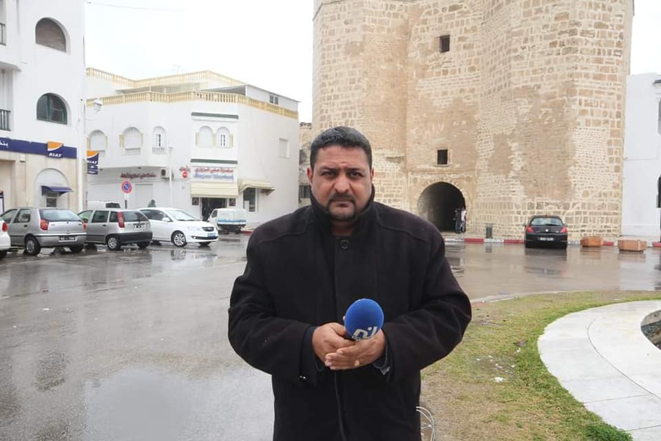 تونس: سنة سجن غيابي ضدّ رئيس تحرير إذاعة « أم أف أم »