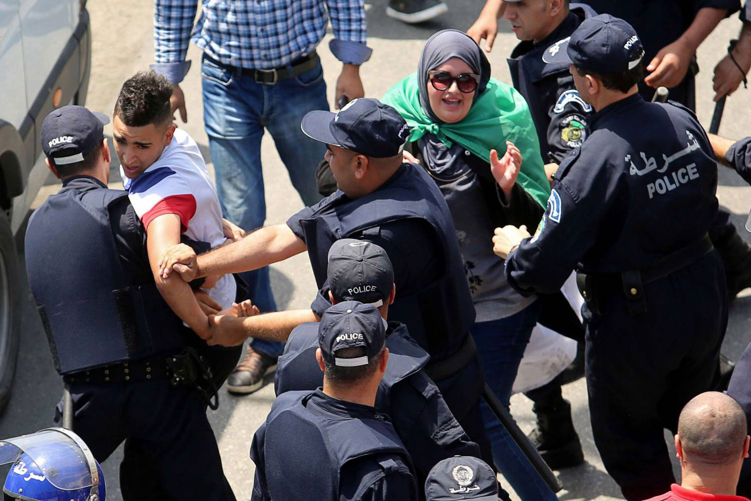 قالت أن هُناك « مُغالطات بخصوص ملف النُشطاء »: سُلطة تبُون في مُواجهة « حراك حُقوق الإنسان » بجنيف