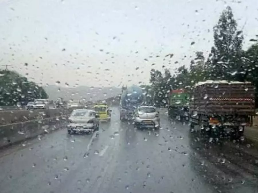 نشرية خاصة تُحذر من أمطار رعدية اليوم بغرب الوطن