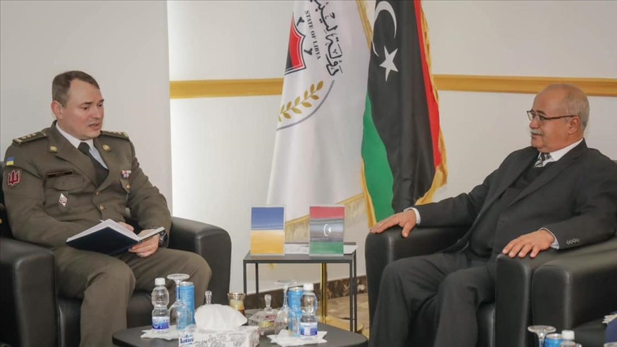 حكومة الدبيبة غرب ليبيا تتباحث مع أوكرانيا التعاون العسكري