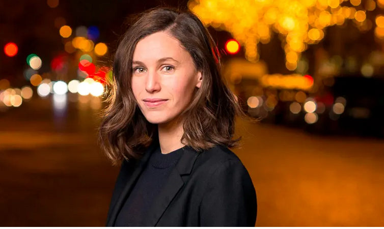 L’écrivaine Kaouther Adimi primée pour son roman « Au vent mauvais »