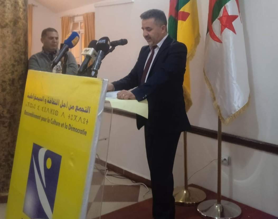 عثمان معزوز: ارتفاع أسعار النفط بفعل الحرب الأوكرانية أضحى وراءنا