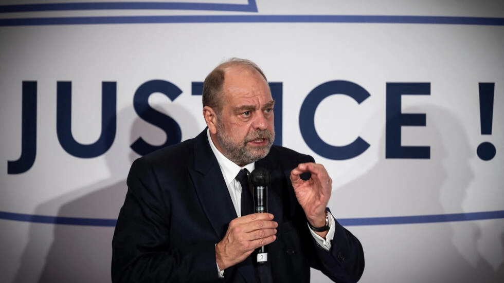 بعد شكوى نقابة القضاة: إحالة وزير العدل الفرنسي على المحاكمة