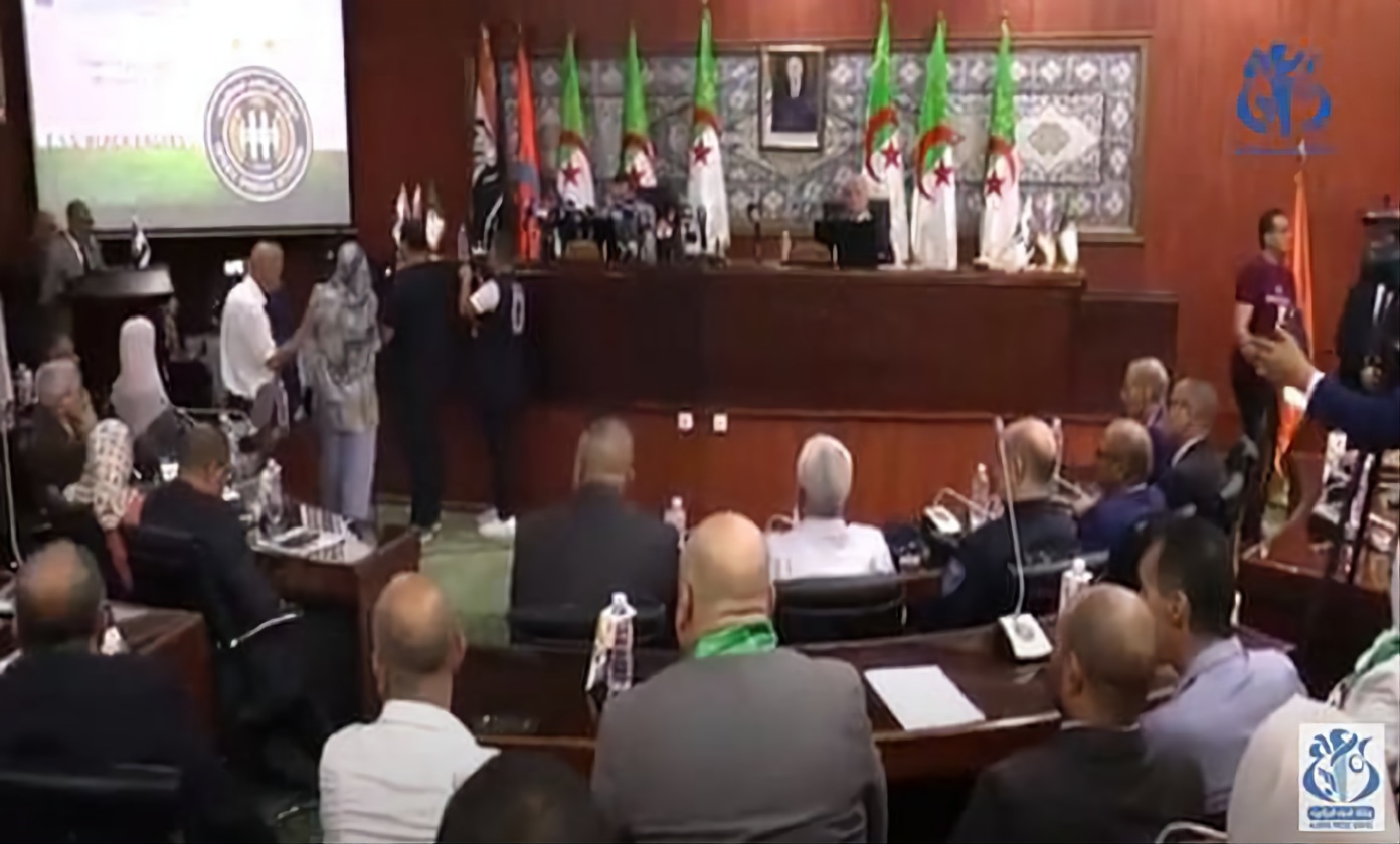 كرة القدم: انتقال ملكية وفاق سطيف إلى سونلغاز رسميا