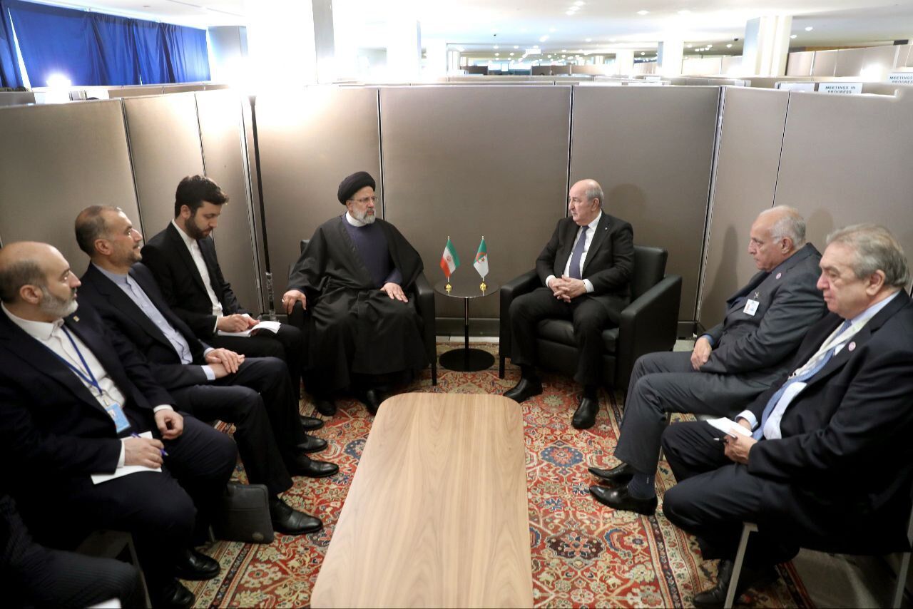وكالة الأنباء الإيرانية: « الرئيس تبون شدّد مع نظيره الإيراني على مواجهة نفوذ الغرب »