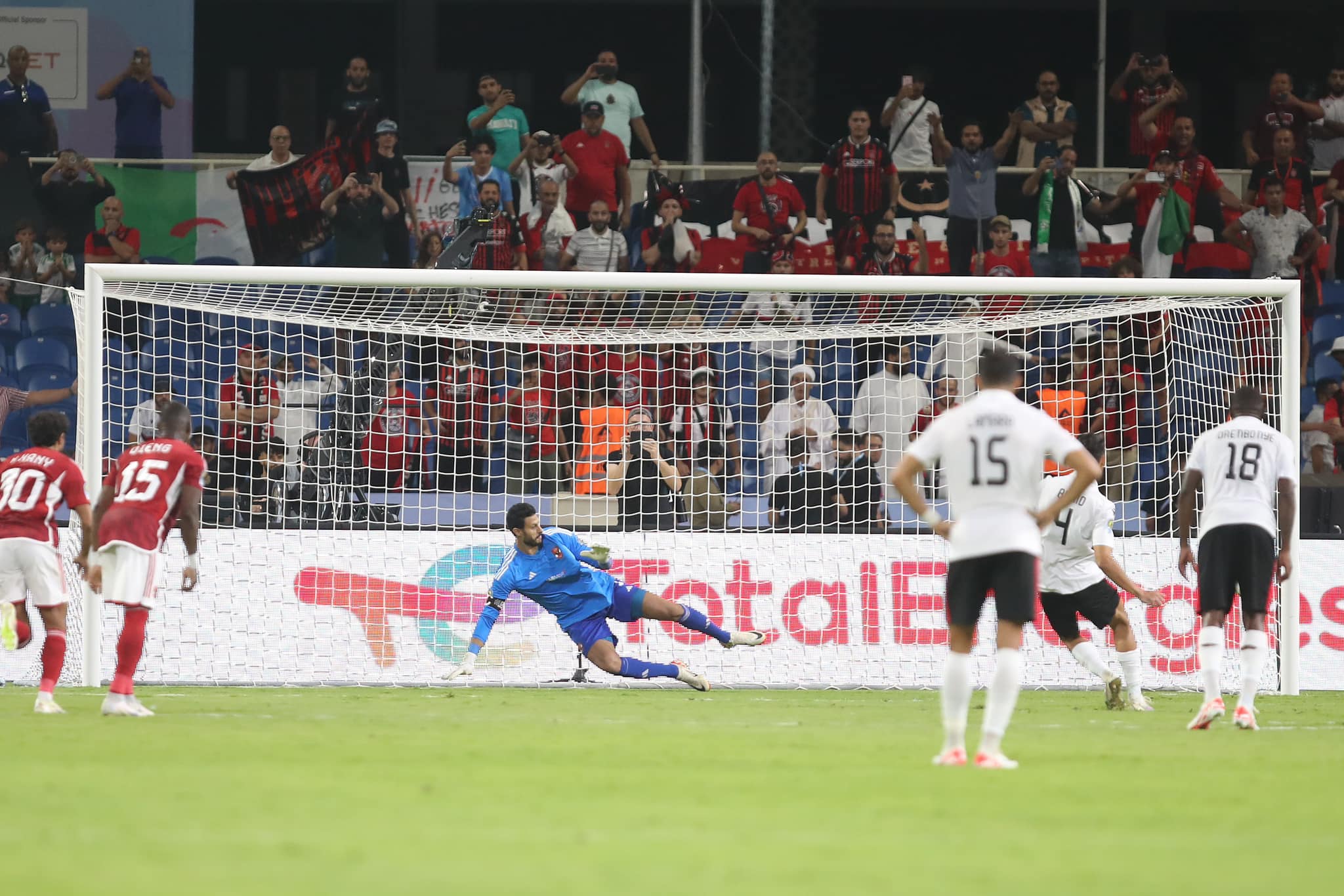 سوسطارة يطيح بنادي القرن ويتوّج بكأس السوبر الإفريقي
