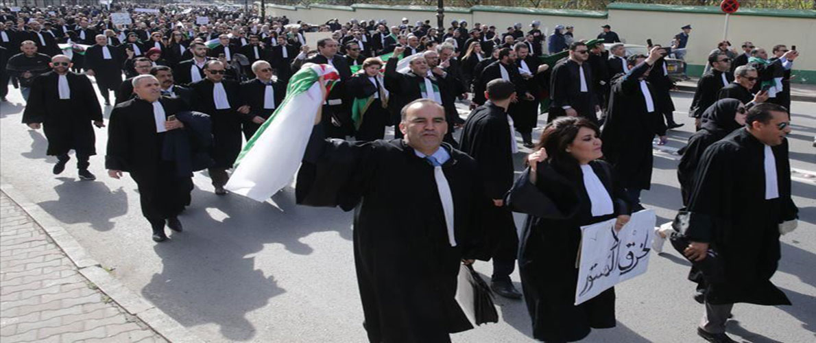 إضراب وطني شامل للمحامين واتهام وزير العدل بخلق الانسداد
