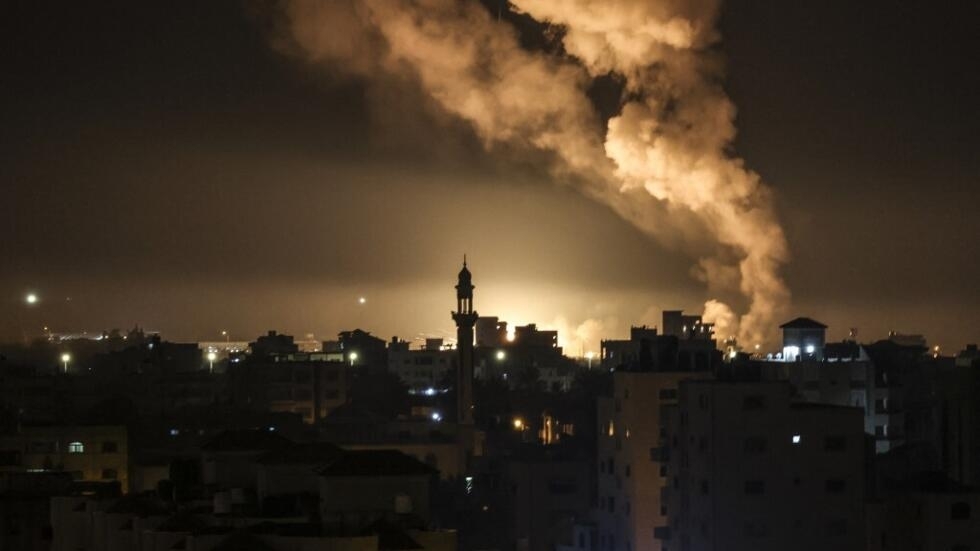 Offensive israélienne sur la bande de Gaza : Le bilan des victimes grimpe à plus de 7700 morts, dont 3000 enfants
