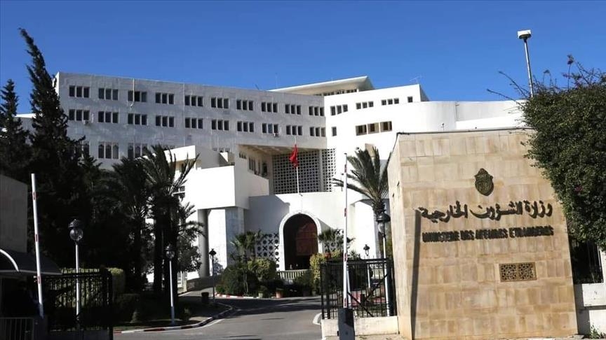 الخارجية التونسية تنفي خبر احتجاز مغاربة في مطار قرطاج