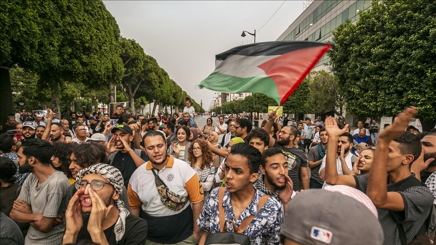 وقفة أمام برلمان تونس تطالب بتمرير قانون « تجريم التطبيع » مع إسرائيل